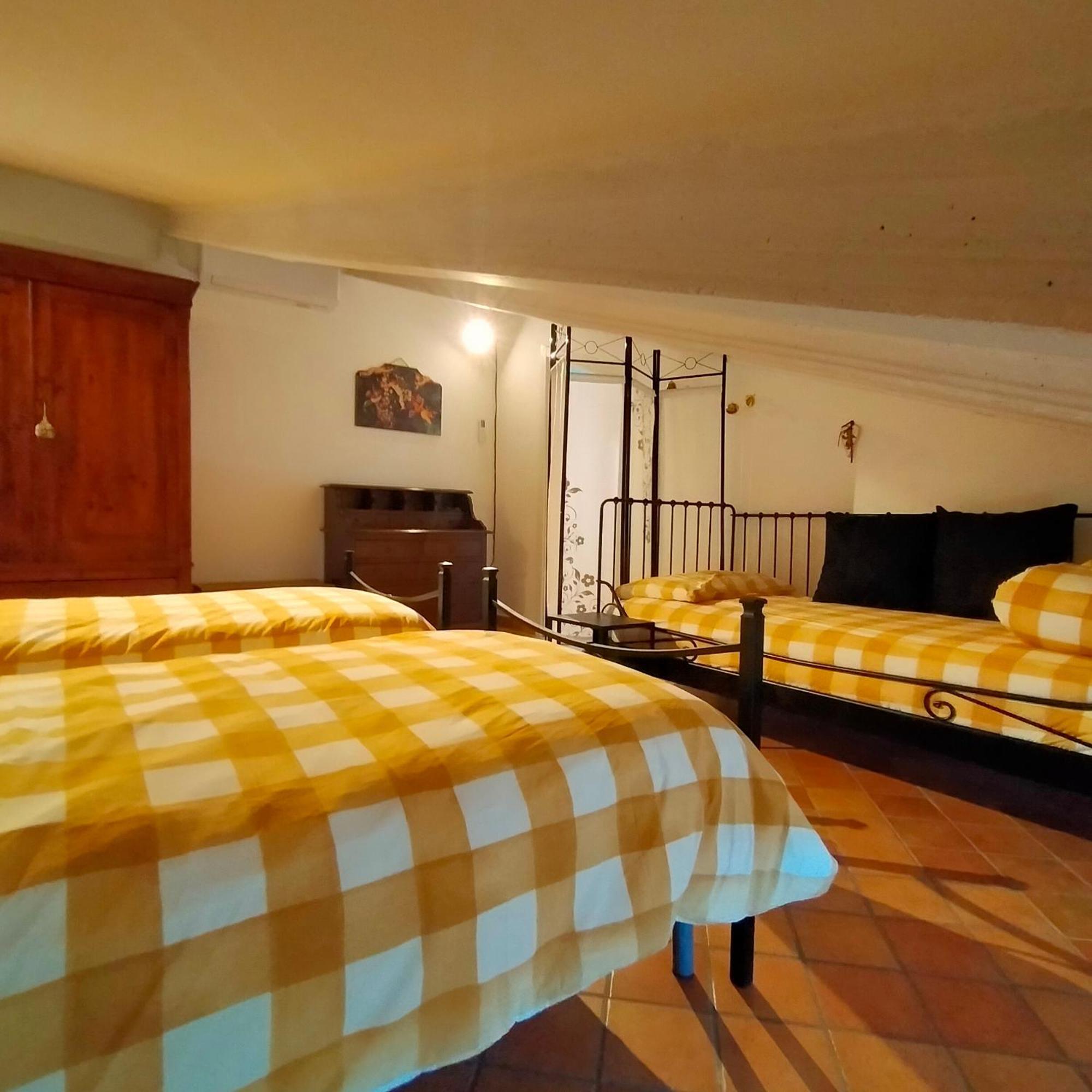 Ferienwohnung Mansarda Viti - Sguardo Su Frontone - Exterior foto