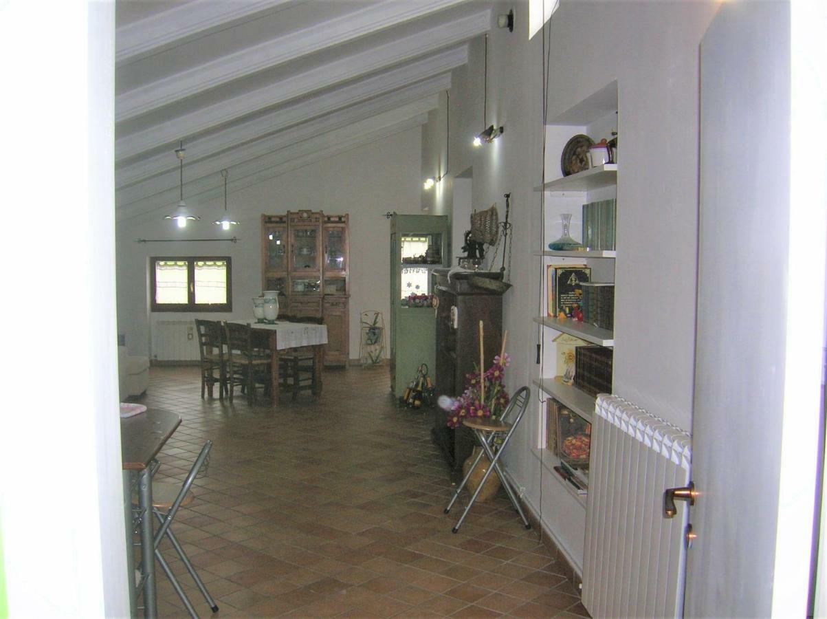 Ferienwohnung Mansarda Viti - Sguardo Su Frontone - Exterior foto